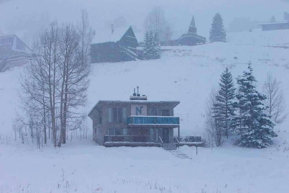Nordic Inn 마운트크레스티드부트 외부 사진